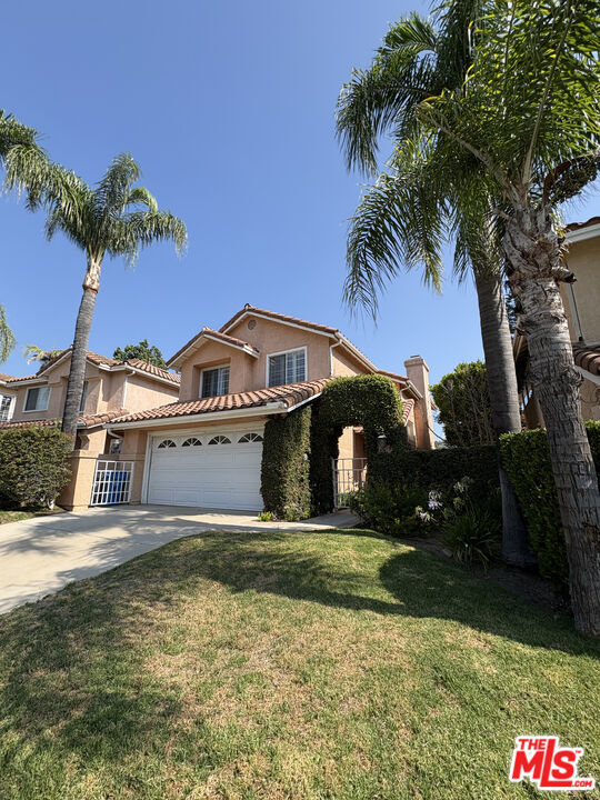Primary Photo - 24715 Cll Largo