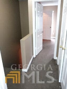 Building Photo - 2030 Charter Ln