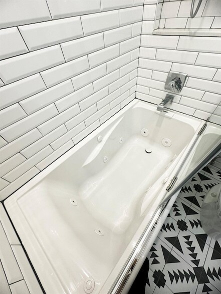 Building Photo - 321 Sandtree Dr