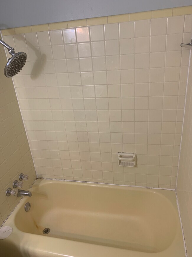 Building Photo - 1618 Hampton Rd NW