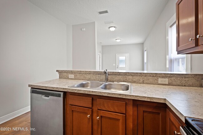 Building Photo - 1945 Redell St