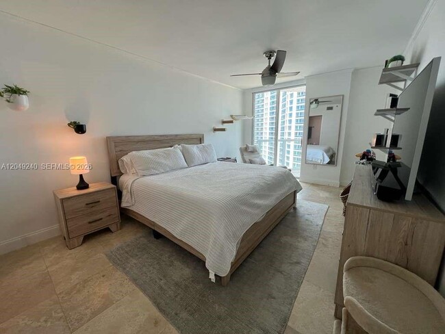 Building Photo - 5900 Collins Ave