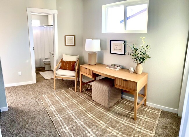 Building Photo - 3 Bedroom 2.5 Bath w/Community Pool AVAILA...
