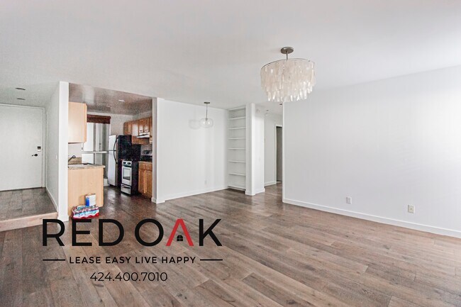 Building Photo - 1033 3rd St