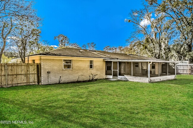 Building Photo - 1113 Grove Park Dr S