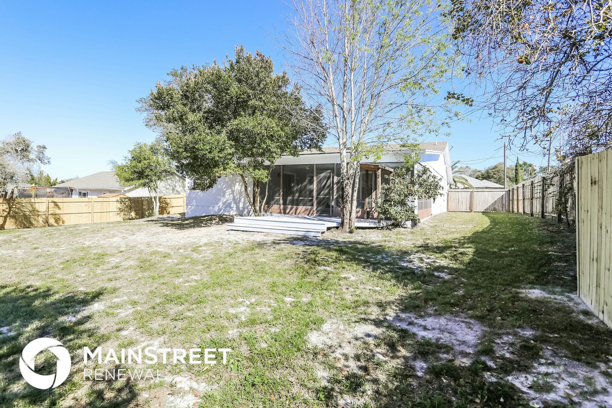 Building Photo - 1830 Hallcrest Dr