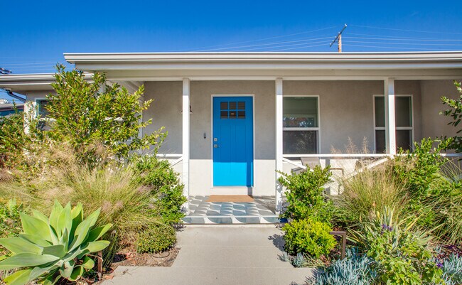 Building Photo - 12945 Welby Way