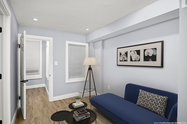 Building Photo - Beautifully renovated 3BR/3.5BA in Upper F...