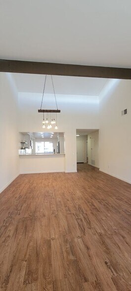 Building Photo - 604 Via Pavon
