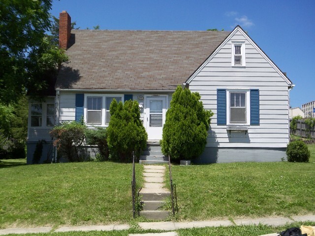 Primary Photo - 1803 N Oak St