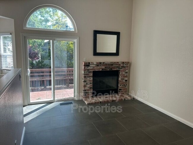 Building Photo - 6164 Greenbrook Dr
