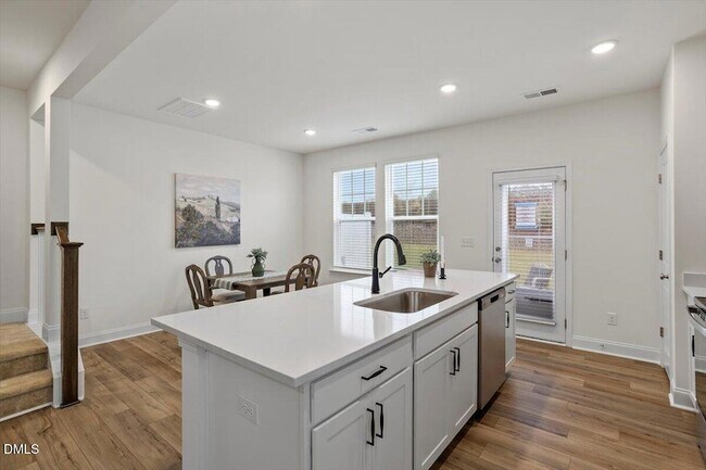 Building Photo - 74 Amaryllis Ln