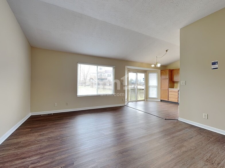 Building Photo - 10735 Chinkapin Cir