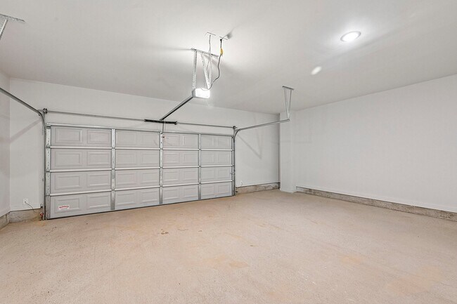 Garage - Brentwood at the Reserve