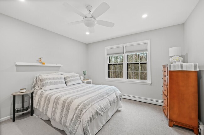 Building Photo - 395 Thayer Pond Rd