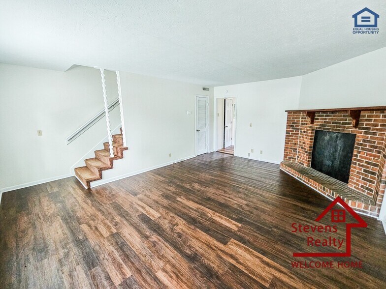 Building Photo - 117 Bybee Dr