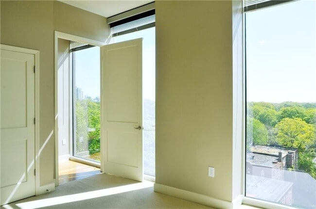 Building Photo - 2795 Peachtree Rd