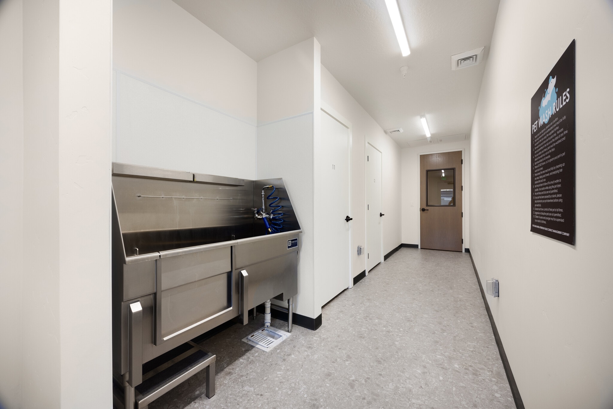 Dog Wash - 4340 E Haystack St