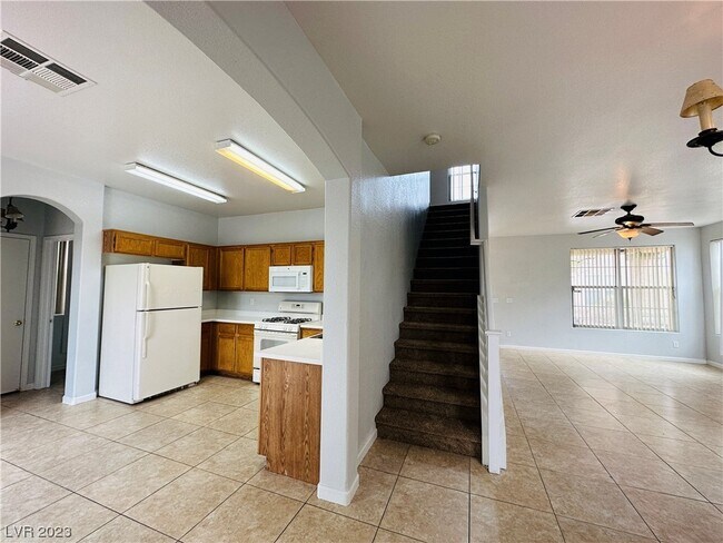 Building Photo - 2617 Rainbow Cactus Ct