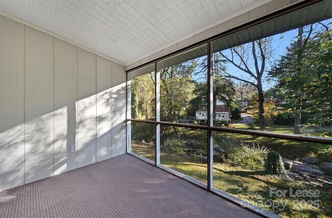 Building Photo - 824 6th St NW