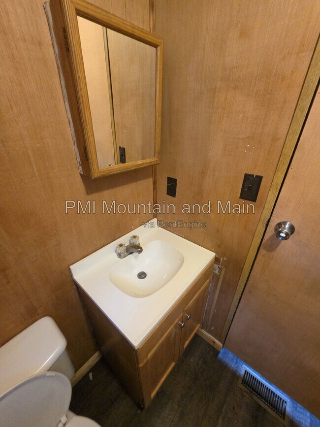 Building Photo - 5 Misty Mountain Way