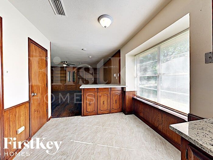 Building Photo - 114 Bailey Dr