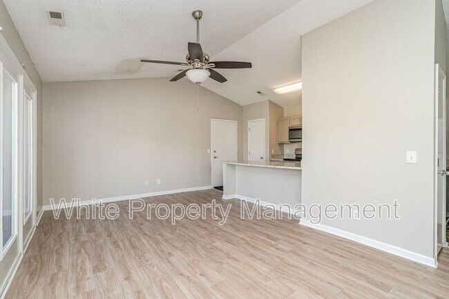 Building Photo - 6165 Meadow Rose Ln