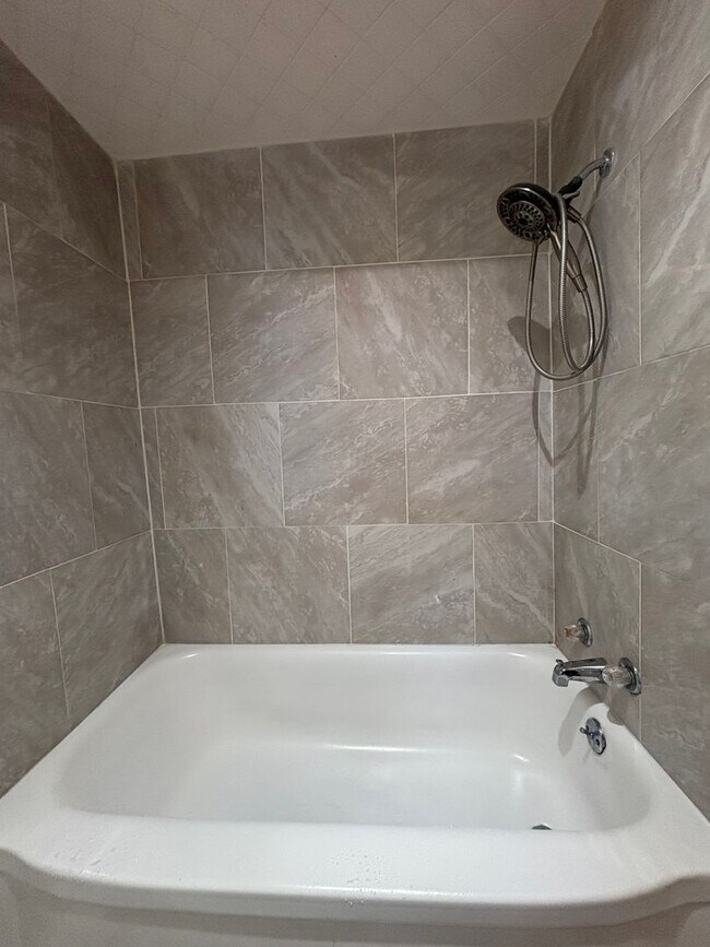 Building Photo - Come see this 4 Bedroom 2 Bathroom House!