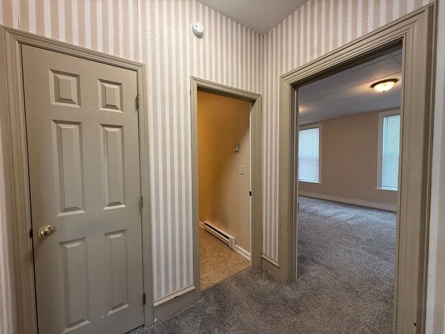 Building Photo - Pine Grove Mills Apartment!