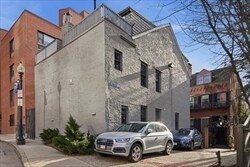 Building Photo - 2 Lyndeboro Pl