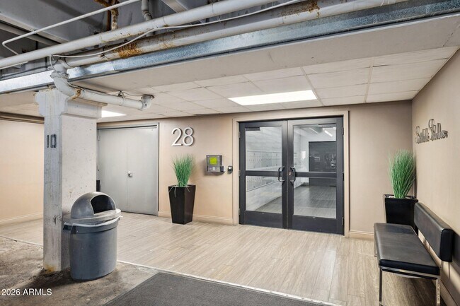 Building Photo - 7950 E Camelback Rd