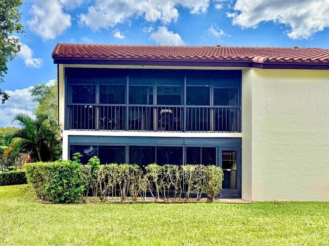 Building Photo - 10615 Ocean Palm Way