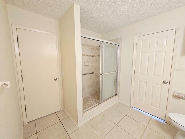 Building Photo - 6425 Drexel Dr
