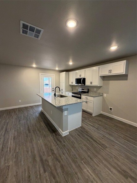 Building Photo - 503 Colorado St