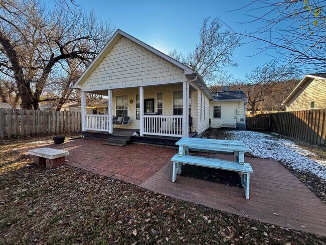 Building Photo - Italian Estates Property Management