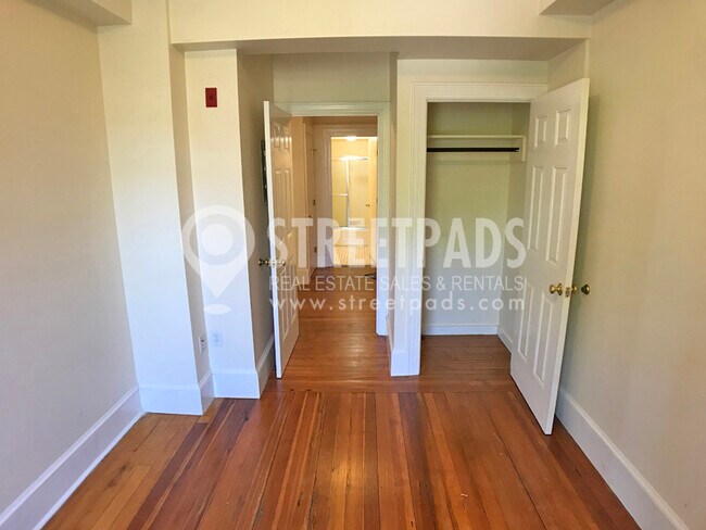 Building Photo - 881 Massachusetts Ave