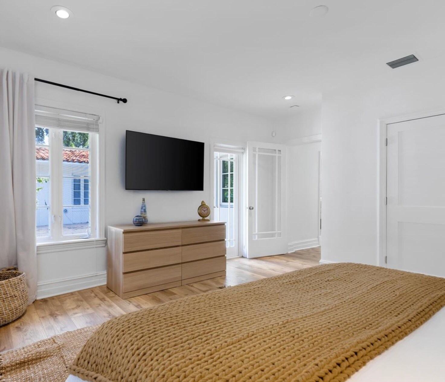 Building Photo - 113 NE 101st St