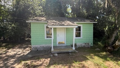 Building Photo - 416 Dairy Ave
