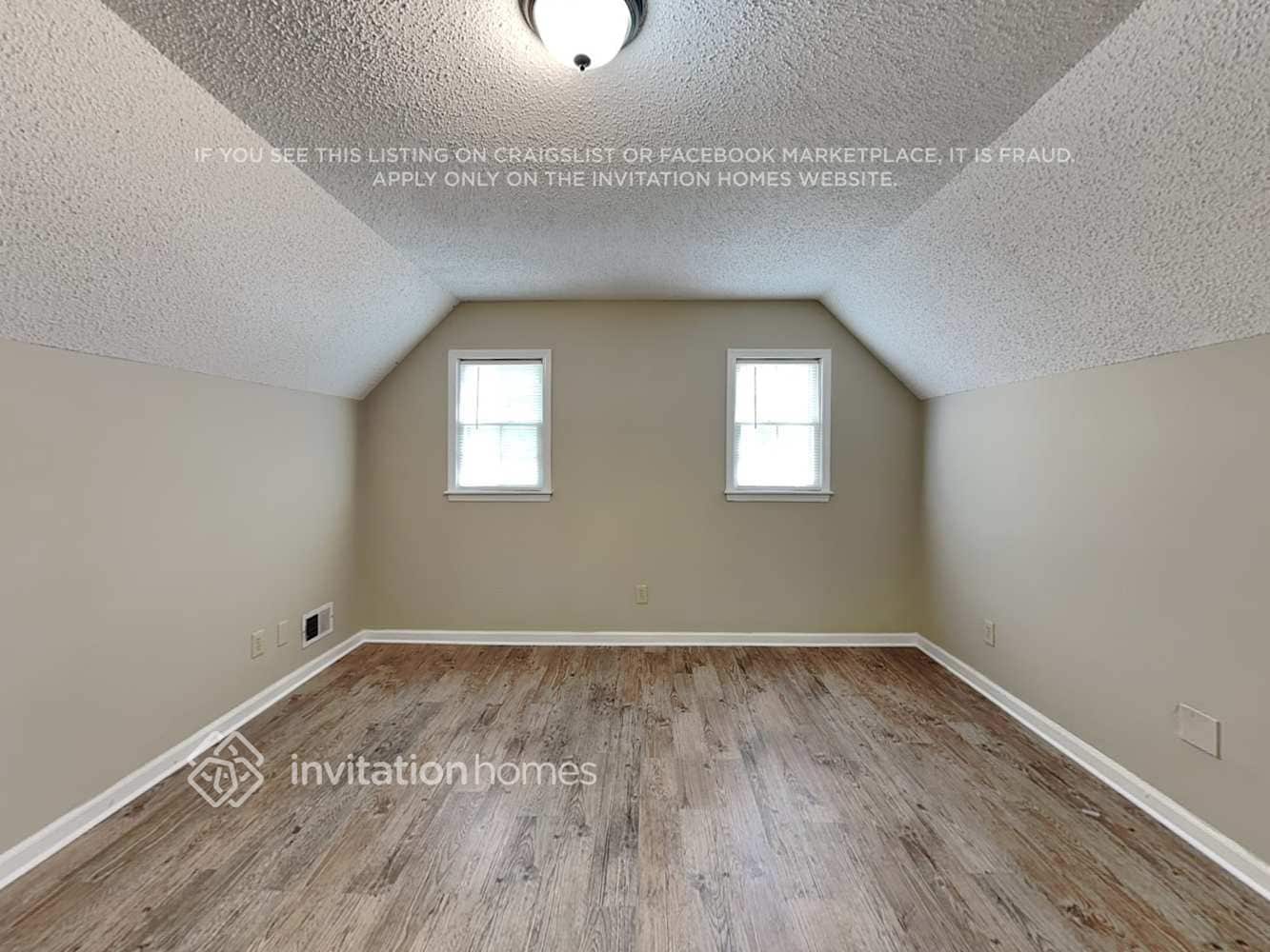 Building Photo - 6297 Queens Ct