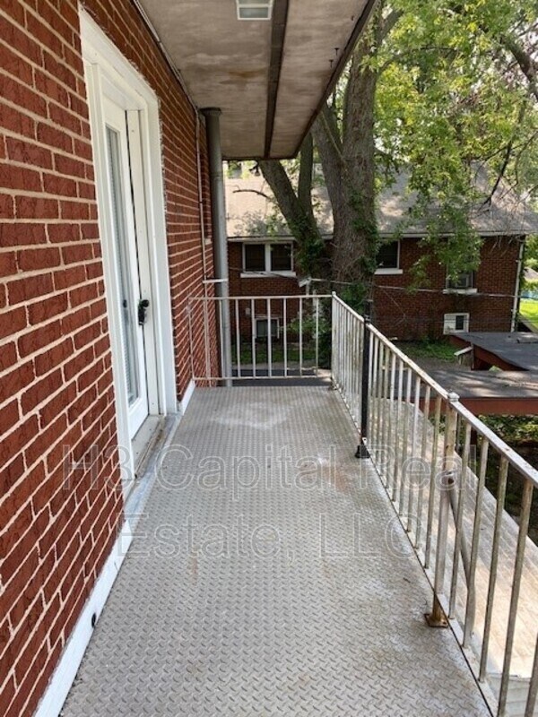Building Photo - 219 N 48th St