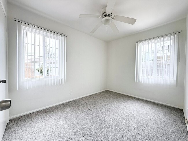Building Photo - Remodeled Duplex in South O!