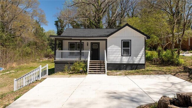 Primary Photo - 665 S Eugenia Pl NW