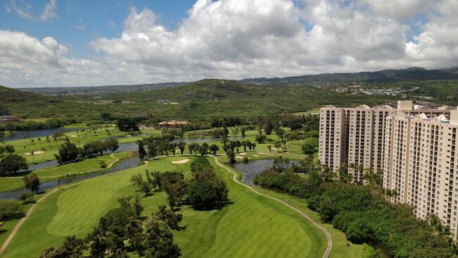 Building Photo - Plaza Landmark Penthouse