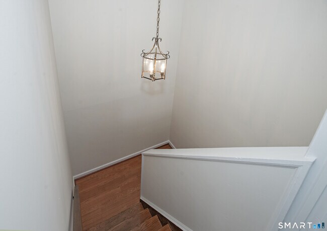 Building Photo - 172 East Ave