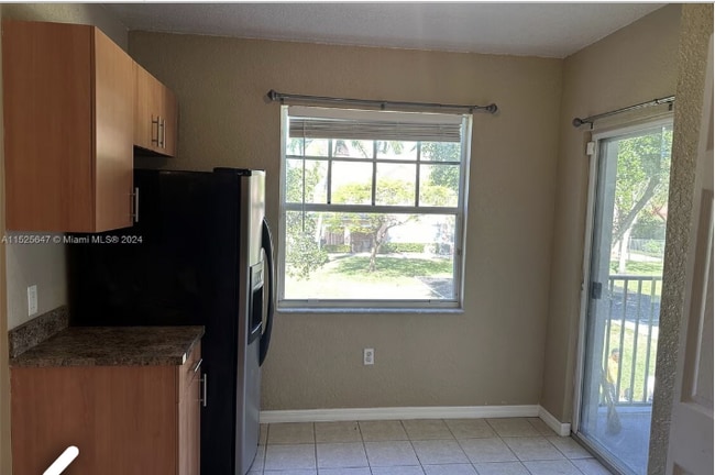 Building Photo - 811 Belmont Ln