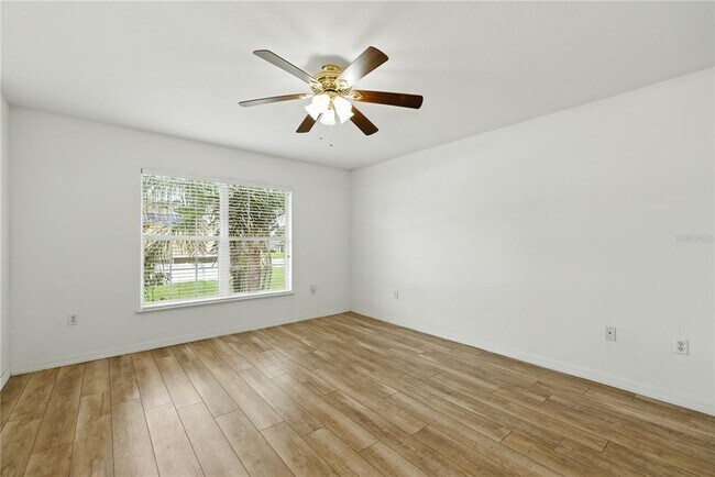 Building Photo - 3223 SW 41st Ave