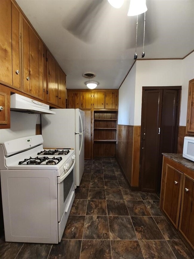 Building Photo - 1110 Johnson Ave