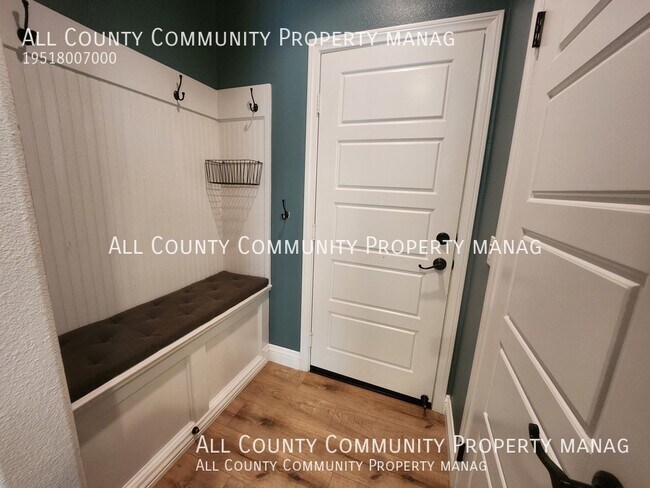 Building Photo - 25255 High Plains Ct
