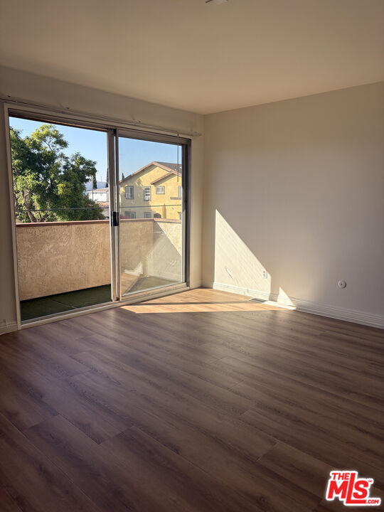 Building Photo - 5827 Tujunga Ave