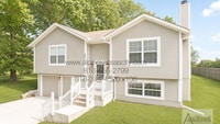 Building Photo - Northland Split Level All Electric!